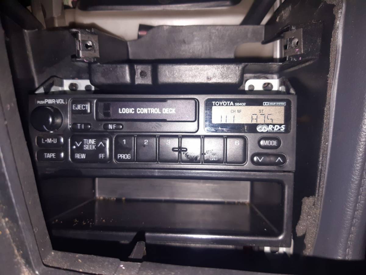 Suche den originalen Radio Toyota 58402